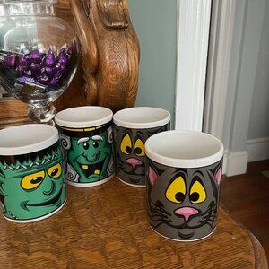 4 Halloween Mugs   NEW